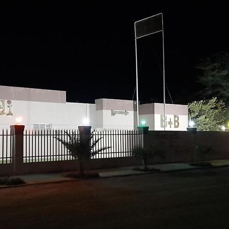 Anandi Guesthouse Mariental Eksteriør bilde