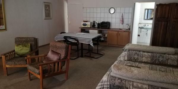 Anandi Guesthouse Mariental Eksteriør bilde